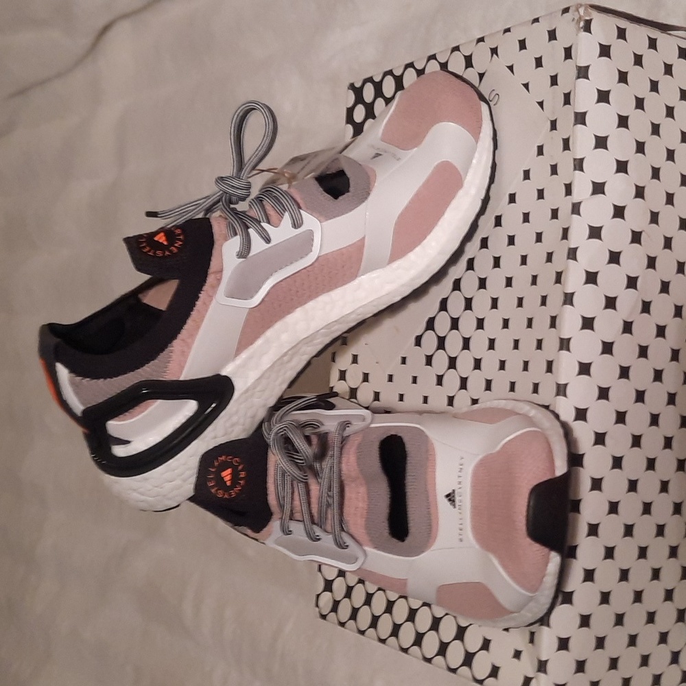 NWT Adidas X Stella McCartney UltraBOOST Sandal in Ash Pearl. Sz. 9
